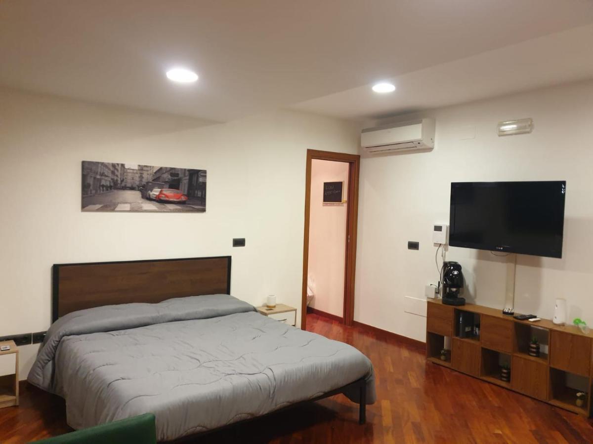 萨莱诺La Grotta Stazione别墅 外观 照片